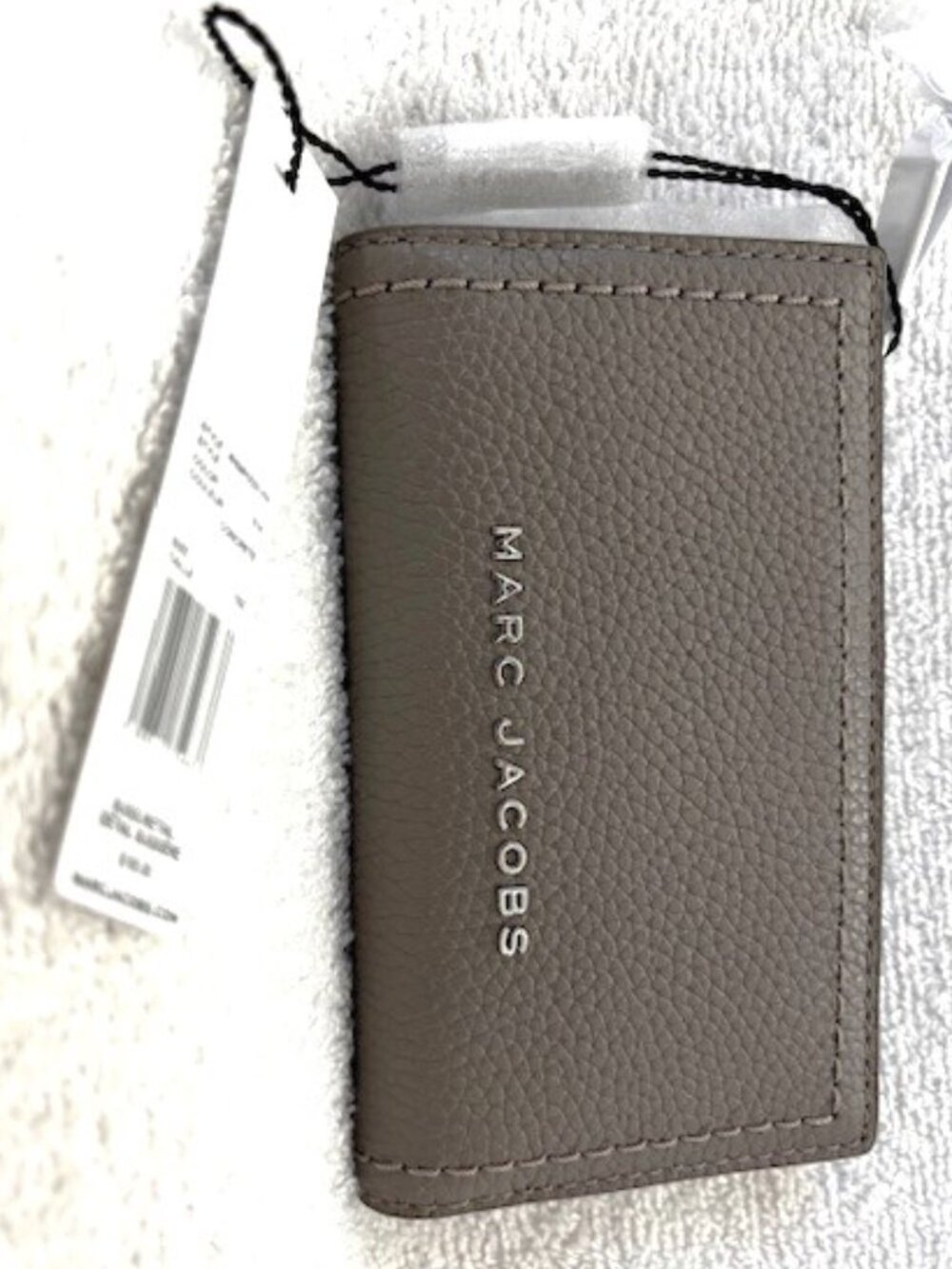 Marc Jacobs Groove premium pebble leather flat wallet in Concrete gray NWT
